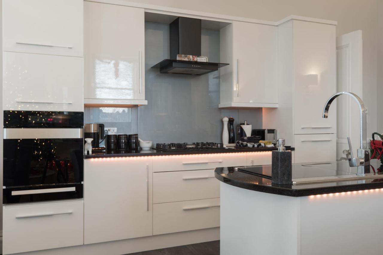 Marks At The Manor Luxury Riverside Apartments - Sleeps Up To 4, With Parking And Sky Tv Aberdeen Exterior foto